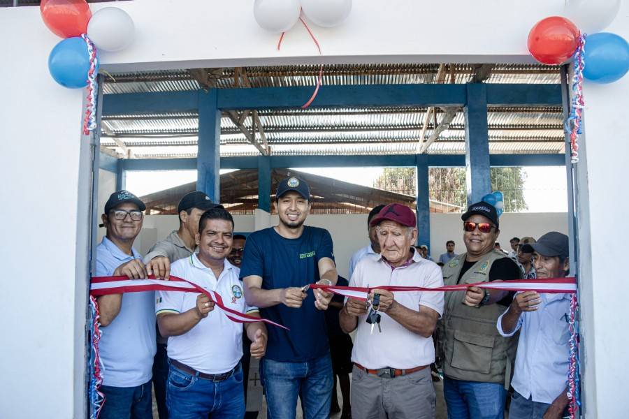 ALCALDE ENTREG&Oacute; MOTOFURGONETA Y T&Iacute;TULOS DE PROPIEDAD A SANTA MAR&Iacute;A