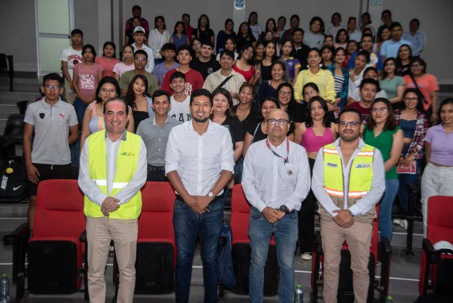 ALCALDE PARTICIPA EN FORO PORTUARIO DE EDUCACI&Oacute;N SUPERIOR