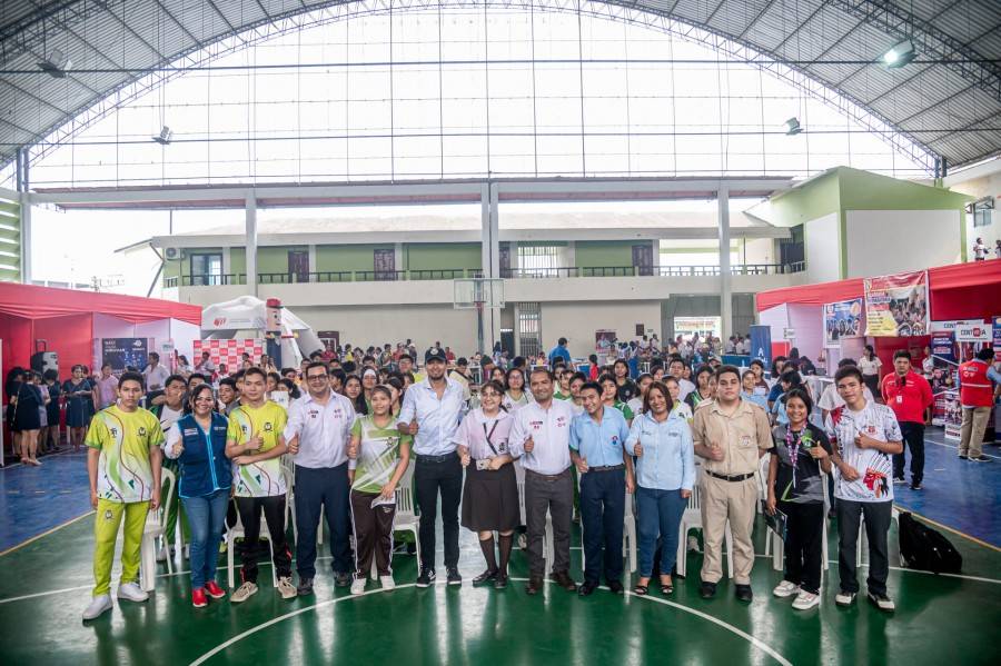 ALCALDE PARTICIPA EN LA FERIA DE ORIENTACI&Oacute;N VOCACIONAL
