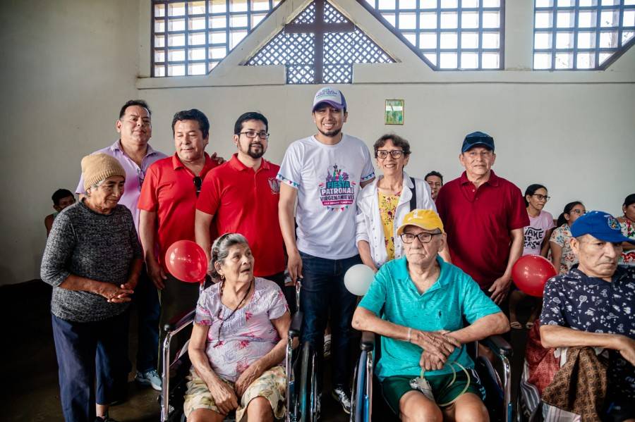ALCALDE PARTICIP&Oacute; DE ENTREGA DE SILLAS DE RUEDAS A PERSONAS CON DISCAPACIDAD