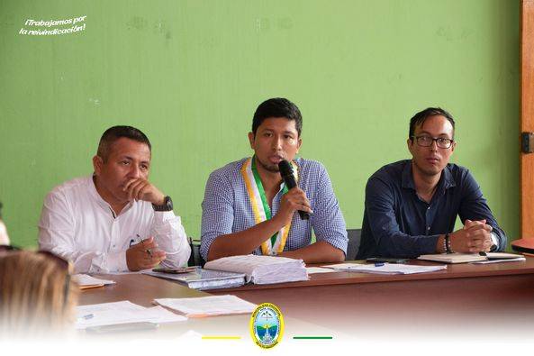 ALCALDE, REGIDORES Y FUNCIONARIOS PARTICIPAN EN SESI&Oacute;N ORDINARIA DE CONCEJO MUNICIPAL