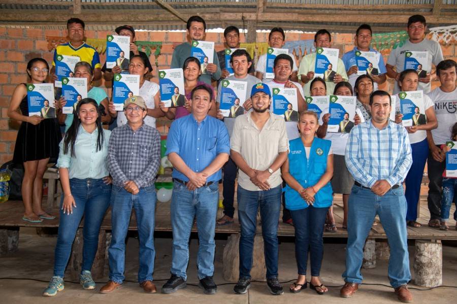 ALCALDE ROY SALDA&Ntilde;A ENTREG&Oacute; T&Iacute;TULOS EN EL CASER&Iacute;O SAN RAFAEL