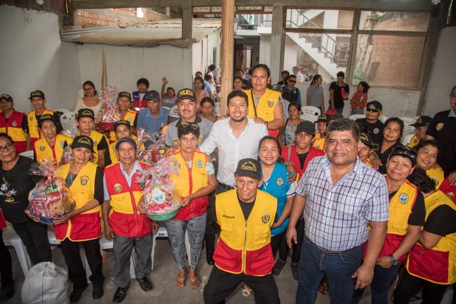 ALCALDE SE COMPROMETE A HACER ENTREGA MENSUAL DE V&Iacute;VERES A RONDAS Y JUNTAS VECINALES