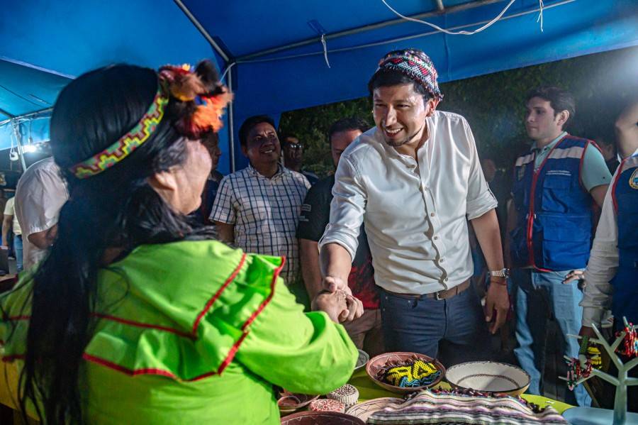 ALCALDE VISITA FERIA ARTESANAL DEL CARNAVAL DEL ACHIOTE 2025