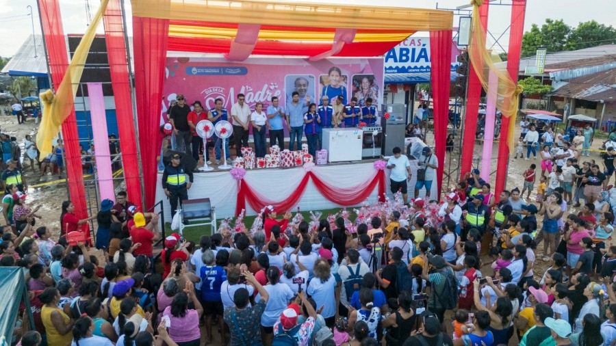 &iexcl;CIENTOS DE MAM&Aacute;S ALTO AMAZONENSES SE LLEVARON GRANDES PREMIOS EN SU D&Iacute;A!