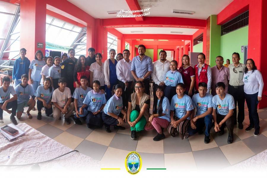 &iexcl;COMPROMETIDOS CON EL DESARROLLO INTEGRAL DE LOS ADOLESCENTES!