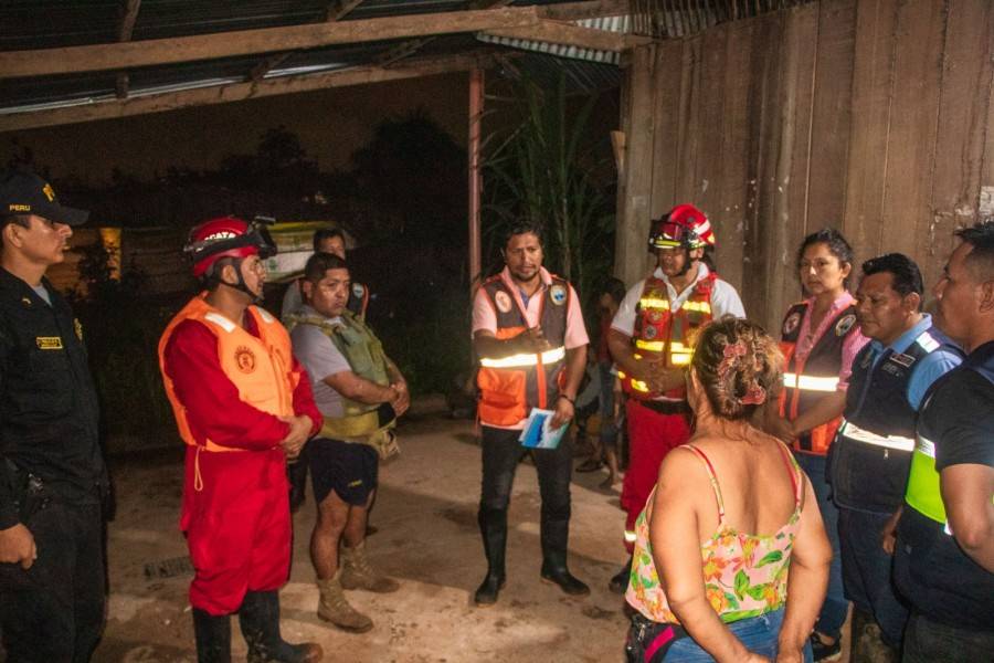 DEFENSA CIVIL INSPECCIONA Y BRINDA APOYO A FAMILIAS AFECTADAS POR LLUVIAS