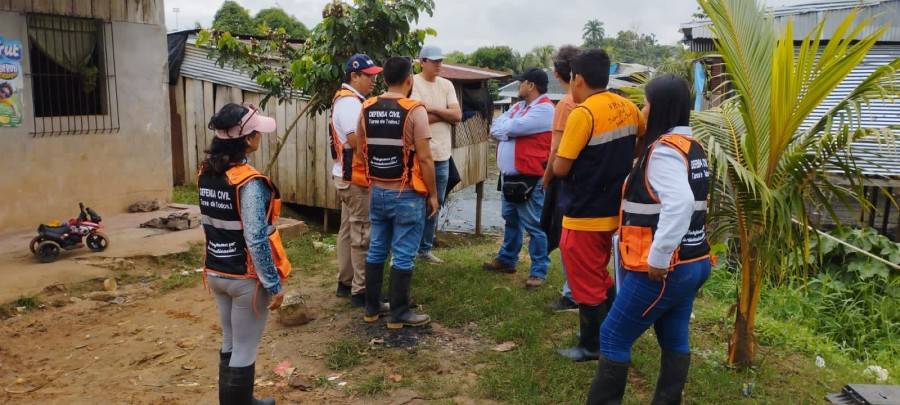 DEFENSA CIVIL Y MINISTERIO DE VIVIENDA VISITAN A FAMILIAS DAMNIFICADAS POR LLUVIAS