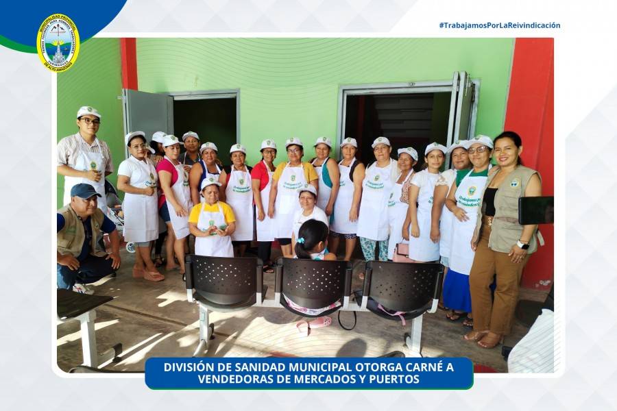DIVISI&Oacute;N DE SANIDAD MUNICIPAL OTORGA CARNETS DE SALUD A VENDEDORES DE ALIMENTOS EN MERCADOS Y PUERTOS
