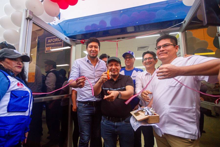 GOBERNADOR Y ALCALDE INAUGURARON TOM&Oacute;GRAFO DE YURIMAGUAS