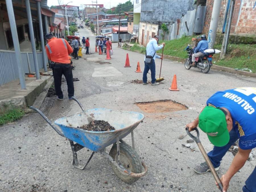 INICIAMOS CON EL BACHEO DE CALLES EN NUESTRA CIUDAD