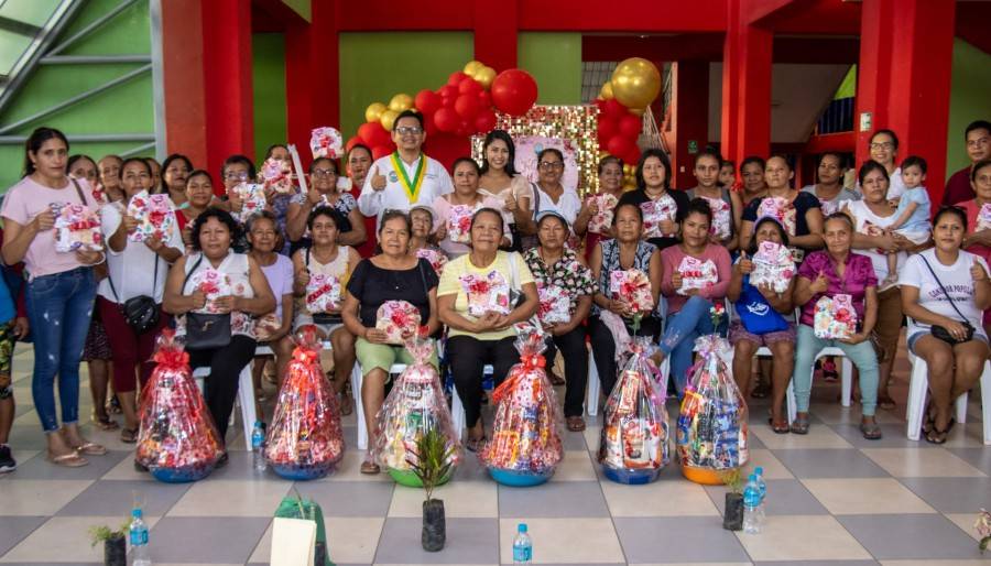 MPAA AGASAJA A MAM&Aacute;S DE COMEDORES POPULARES POR EL D&Iacute;A DE LA MADRE