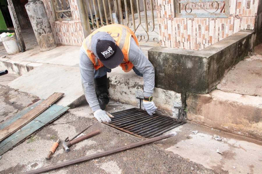 MPAA CONTIN&Uacute;A COLOCANDO REJILLAS EN SIFONES DE LA CIUDAD