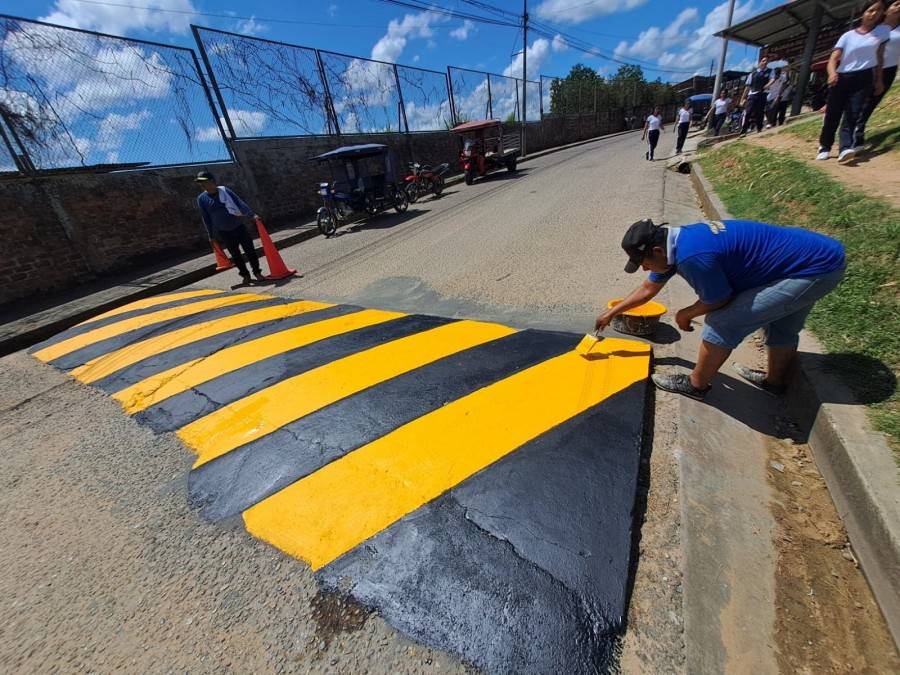 MPAA REALIZA EL PINTADO DE SE&Ntilde;ALES DE TR&Aacute;NSITO EN LA CIUDAD