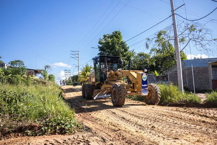 MPAA REALIZA MANTENIMIENTO DE CALLES A.H. COLINAS Y PAISAJES URBANOS