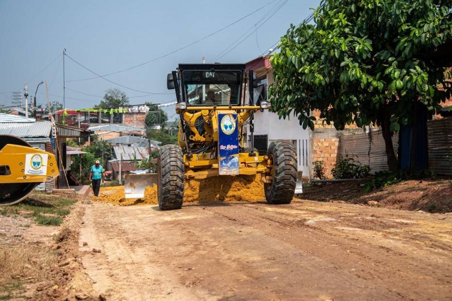 MPAA REALIZA MANTENIMIENTO DE CALLES EN A.H. MIRAFLORES