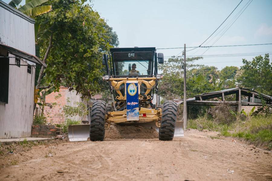 MPAA REALIZA MANTENIMIENTO DE CALLES EN A.H. RICARDO AR&Eacute;VALO