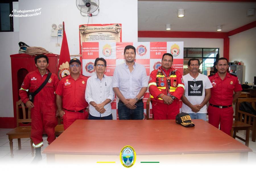 REUNI&Oacute;N DEL ALCALDE PROVINCIAL CON HOMBRES DE ROJO