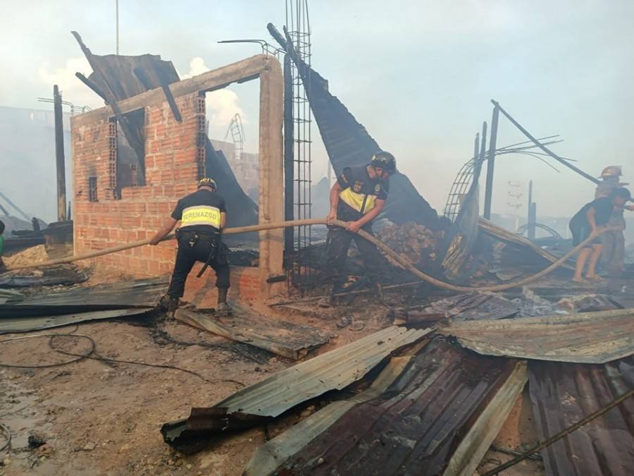 SERENAZGO DE MPAA APOYA A BOMBEROS EN INCENDIO DEL BARRIO LA LOMA; 15 VIVIENDAS AFECTADAS