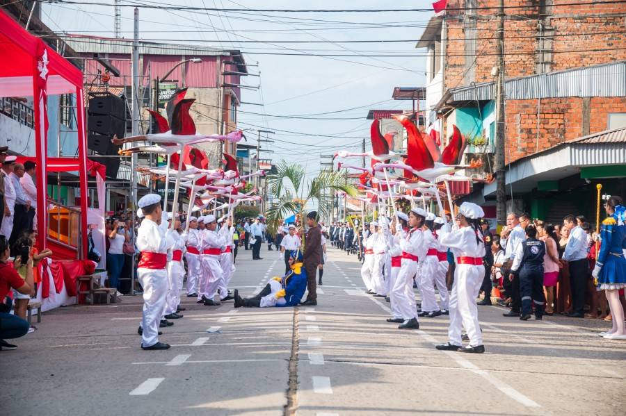 YURIMAGUAS VIVI&Oacute; DESFILE C&Iacute;VICO ESCOLAR POR FIESTAS PATRIAS